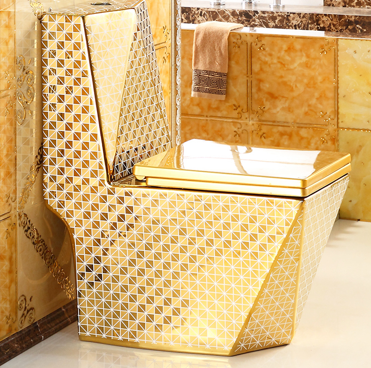 Angular Gold Toilet With Diamonds Pattern  -  Gold Toilets