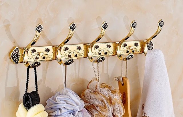 Graceful Gold Towel Hooks, 5 pcs - Royal Toiletry Global